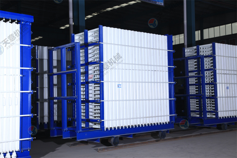 一次成型40塊板的復合墻板機，究竟有多好？